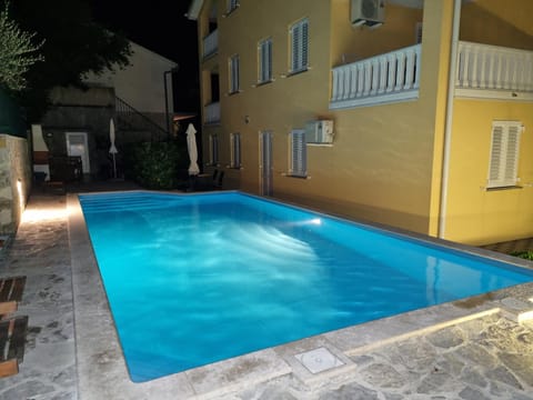 Property building, Swimming pool