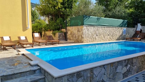 Balcony/Terrace, Swimming pool