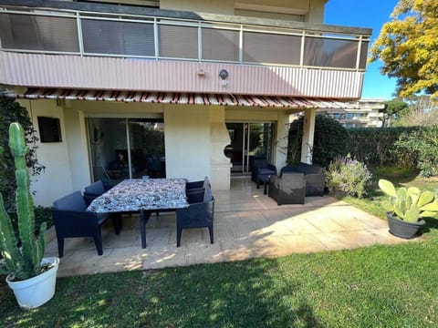 Garden, Balcony/Terrace