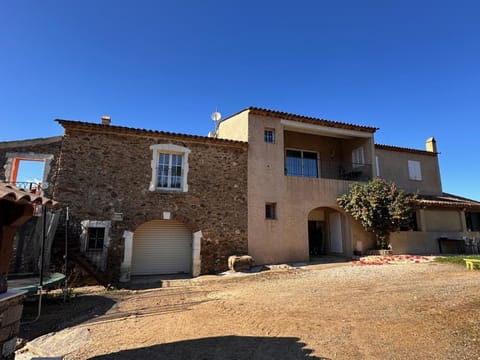 Maison calme au cœur des vignes House in Gassin