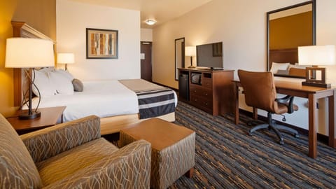 Best Western PLUS Casper Inn & Suites Hotel in Evansville