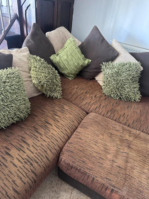 Mountain View - 3 Bedroom home House in Cardiff