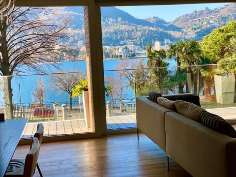 City view, Garden view, Lake view, Landmark view, Mountain view