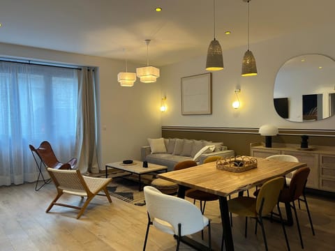 Living room, Dining area