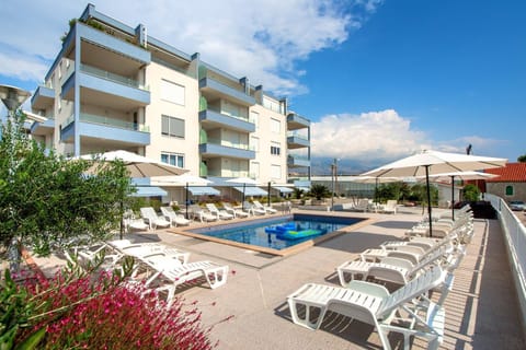 Patio, Facade/entrance, Garden, Swimming pool