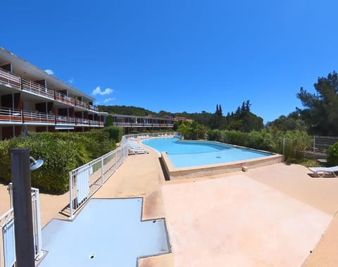 T2 6 couchages, piscine et mer Apartment in La Ciotat