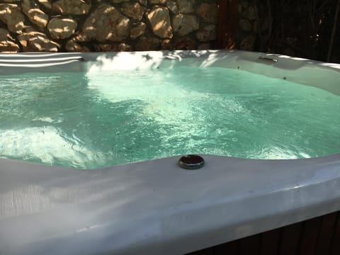 Hot Tub, Swimming pool