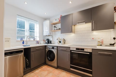 Stylish Retreat with Private Garden in Tetbury Apartment in Tetbury