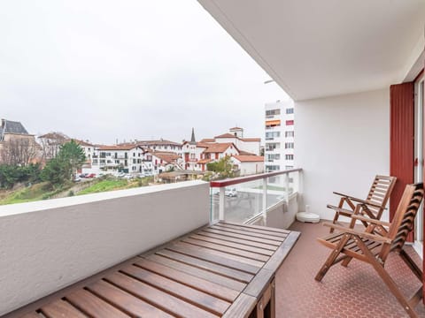 Joli studio en centre-ville avec parking, animaux admis - FR-1-2-304 Apartment in Hendaye