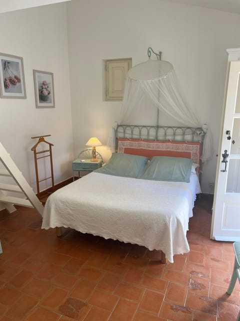 Le Mazet des Mûres Bed and Breakfast in Grimaud
