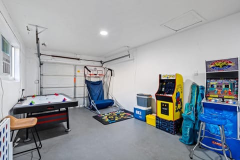 Game Room, Evening entertainment