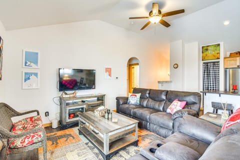 Hike, Ski and Explore Townhome with Yard in Fraser! House in Fraser