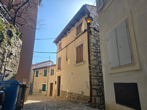 Property building, Street view