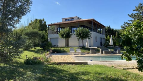 Property building, Garden, Garden view, Pool view, Swimming pool