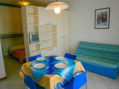 Dining area, Bedroom