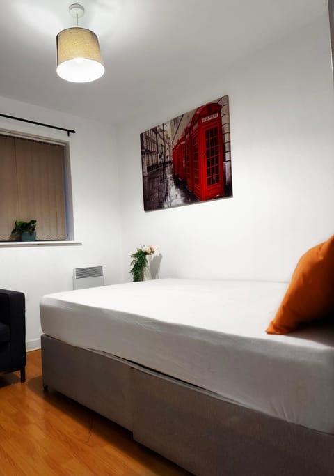 Diane property Vacation rental in Salford