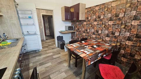 Kitchen or kitchenette, Seating area, Dining area, oven, stove