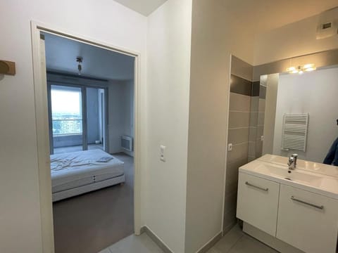 Paris Defense Arena Apartment in Puteaux