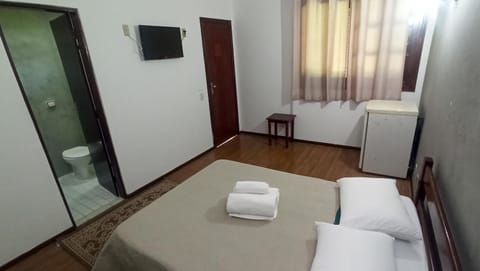 Bed, TV and multimedia, Photo of the whole room, Bedroom, minibar, towels