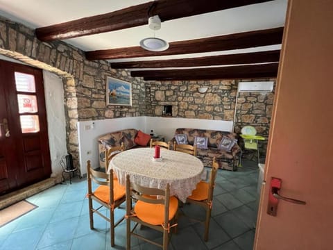 Living room, Dining area, air conditioner