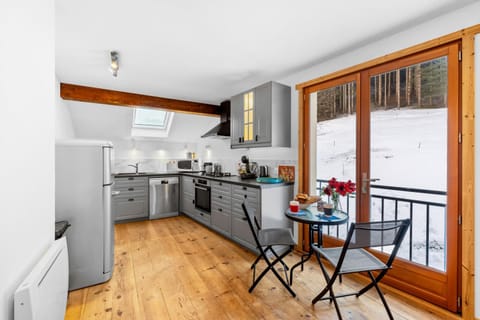 Kitchen or kitchenette, stove, kitchen