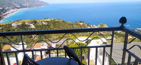Blue Sky House Bed and Breakfast in Taormina