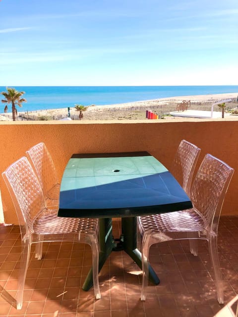 Patio, Mountain view, Sea view