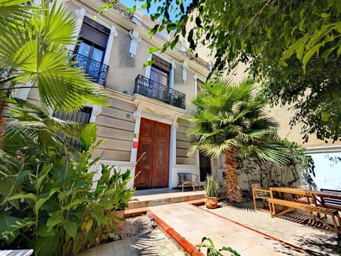 Property building, Facade/entrance, Garden