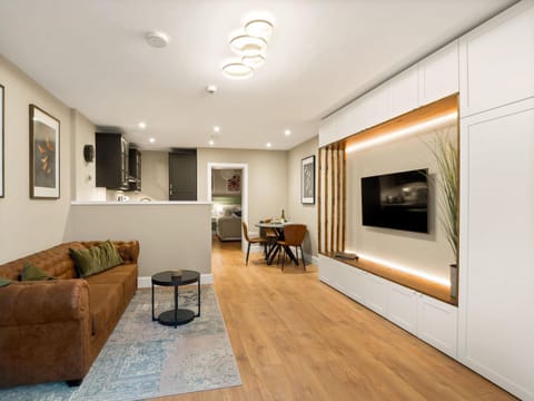 Communal lounge/ TV room, TV and multimedia, Living room, Seating area