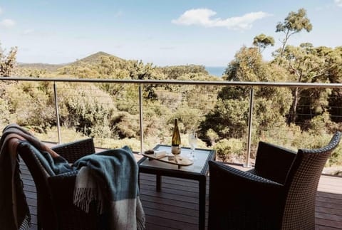 Patio, Day, Natural landscape, View (from property/room), Balcony/Terrace, Seating area, Mountain view