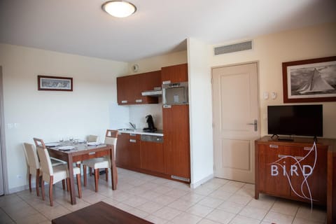 magnificent one-bedroom apartment with lake views near the sea and golf Apartment in Mandelieu-La Napoule