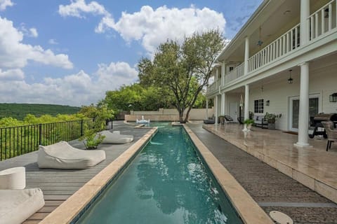 Chateau Lake Austin House in Lake Austin