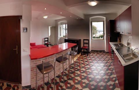 Restaurant/places to eat, Kitchen or kitchenette, Area and facilities