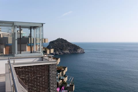 Nearby landmark, Natural landscape, View (from property/room), Balcony/Terrace, Sea view