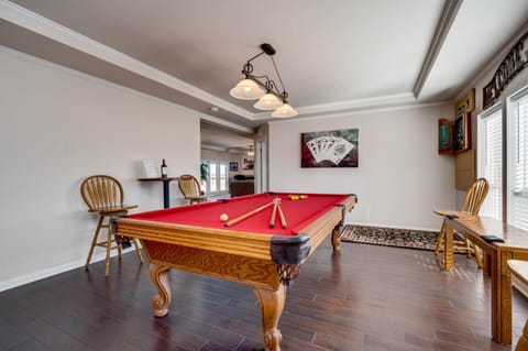 Billiard, Darts, Game Room