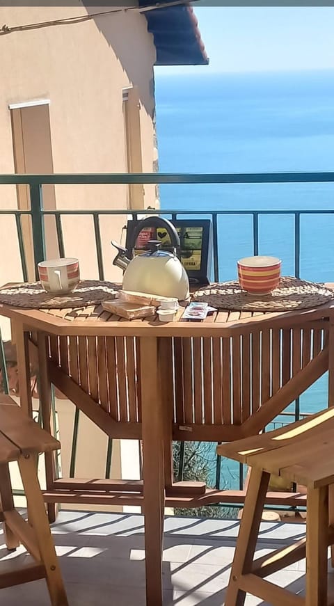 Day, Natural landscape, Coffee/tea facilities, View (from property/room), Balcony/Terrace, Sea view