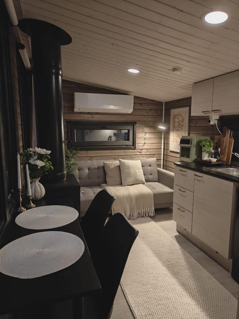 Kitchen or kitchenette, Living room, Seating area