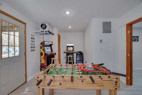 Big Bass Lake 4BR Poconos Home - GAME ROOM - POOL | Pocono Mountains ...