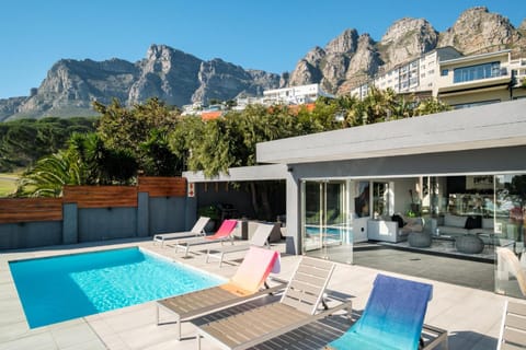 Property building, Balcony/Terrace, Mountain view, Swimming pool, sunbed