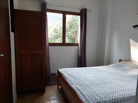 Bed, Bedroom, wardrobe