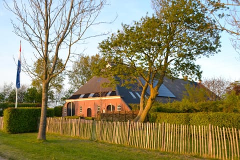 Property building, Facade/entrance, Day, Natural landscape, Garden view