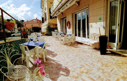 Patio, Garden, Balcony/Terrace