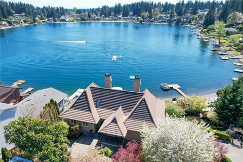 Luxe At Louise Villa in Lakewood