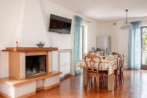 Marilena's large apartament Apartment in Brenzone sul Garda