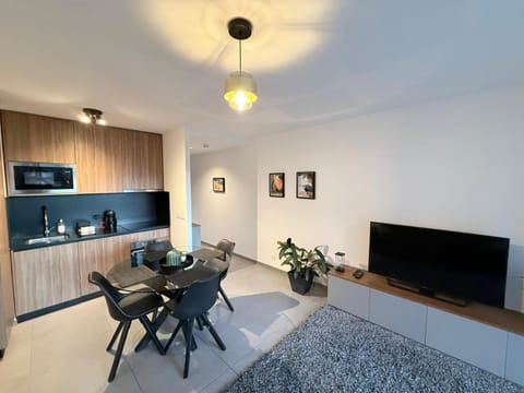 TV and multimedia, Living room, Dining area