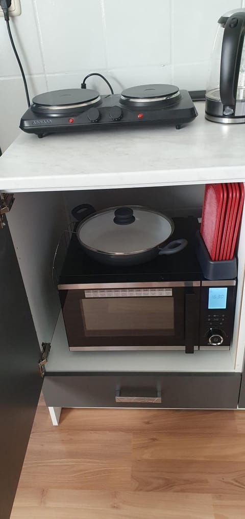 Wohnung mit 3 Zimmer, 30min Köln Messe Bahnhof, 5min Leverkusen Bahnhof Zentrum Apartment in Leverkusen