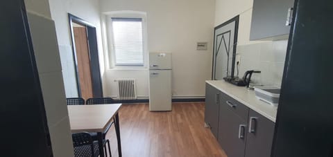 Kitchen or kitchenette, Dining area, Communal kitchen, stove, stove, kitchen, kitchen