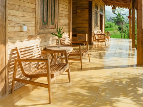 Green vanilla kabin House in Sidemen