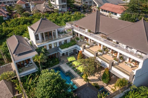 Property building, Day, Garden view, Pool view, Swimming pool