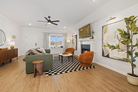 Nightfall Retreat-5 Mi to UofA-3 Mi to NatureTrail House in Fayetteville